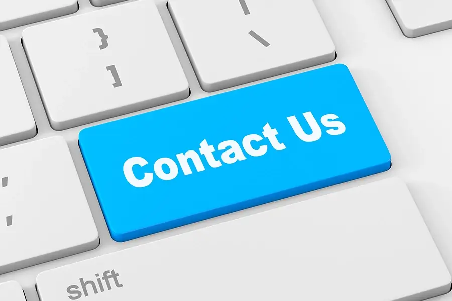 エンターキーがConractUsとなっているキーボード 写真